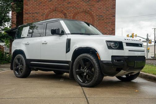 Yulong White 2023 Land Rover Defender 110 V8