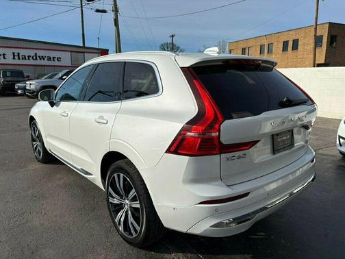 2023 Volvo XC60 B5 Plus Bright Theme