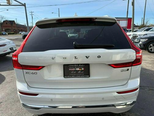 2023 Volvo XC60 B5 Plus Bright Theme