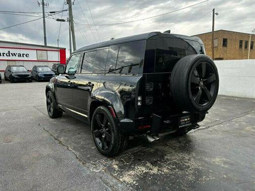 2023 Land Rover Defender 110 V8
