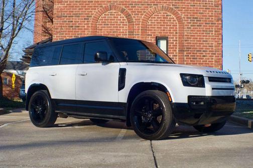 2023 Land Rover Defender 110 V8