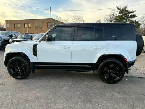 2023 Land Rover Defender 110 V8