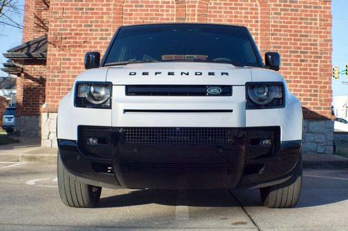 2023 Land Rover Defender 110 V8