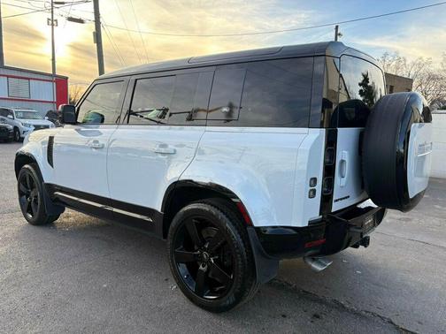 2023 Land Rover Defender 110 V8