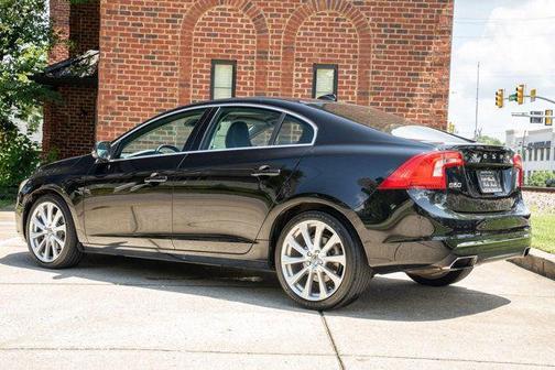 Onyx Black Metallic 2017 Volvo S60 T5 Inscription Platinum
