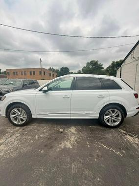 2023 Audi Q7 55 Premium Plus