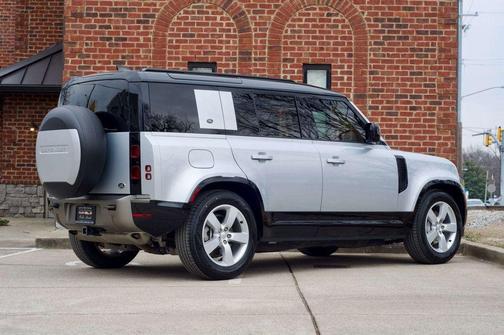 2022 Land Rover Defender 110 X-Dynamic HSE