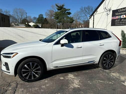 2023 Volvo XC60 B5 Plus Bright Theme