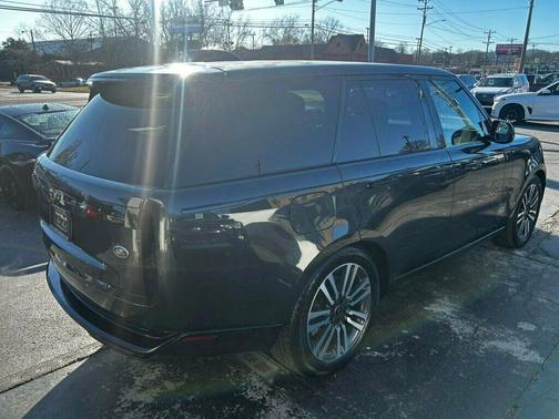2023 Land Rover Range Rover P530 SE