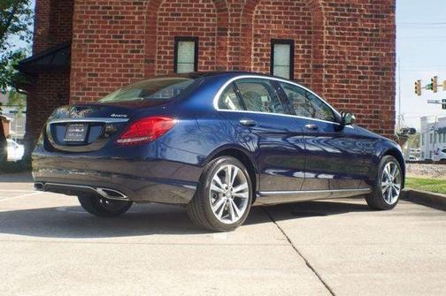 Black Sapphire Metallic 2024 BMW 740 i xDrive
