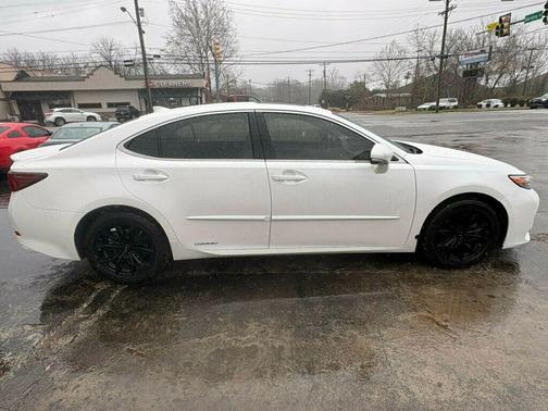 2017 Lexus ES 300h Base