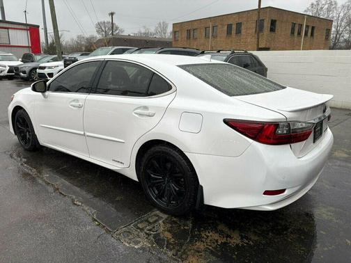 2017 Lexus ES 300h Base