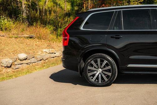 Onyx Black Metallic 2024 Volvo XC90 B6 Plus Bright Theme 6-Seater