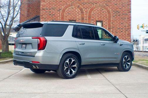 2025 GMC Yukon AT4