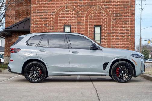 2024 BMW X5 M60i