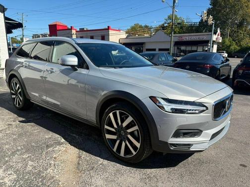 2024 Volvo V90 Cross Country B6 Ultimate