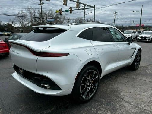 2022 Aston Martin DBX Base