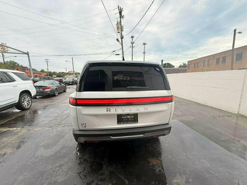 2023 Rivian R1S Adventure Quad Motor Large Pack