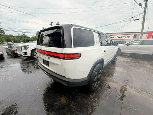 2023 Rivian R1S Adventure Quad Motor Large Pack