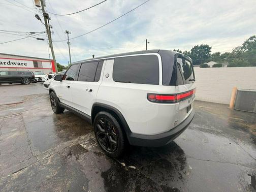 2023 Rivian R1S Adventure Quad Motor Large Pack