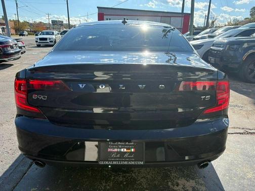 2019 Volvo S90 T5 Momentum