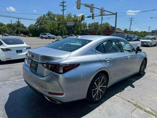 2022 Lexus ES 350 Base