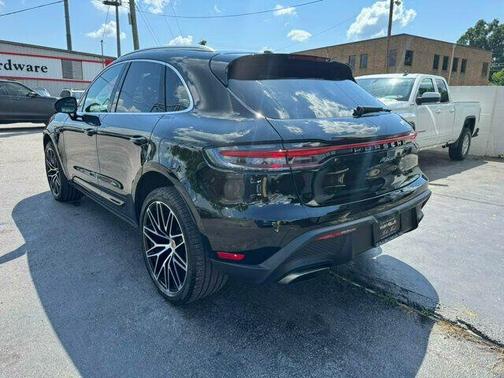 2022 Porsche Macan Base