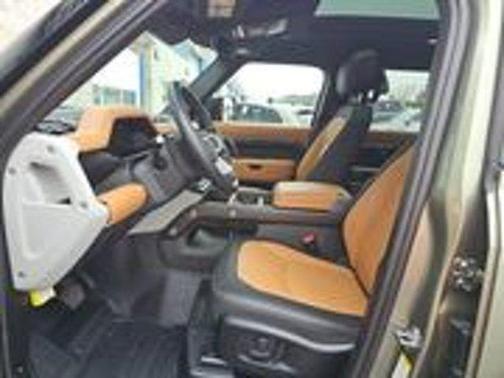 2024 Land Rover Defender P400 X-Dynamic SE