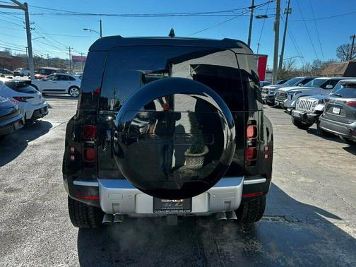 2024 Land Rover Defender P500 SE