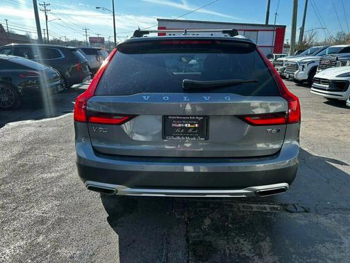 2018 Volvo V90 Cross Country T6