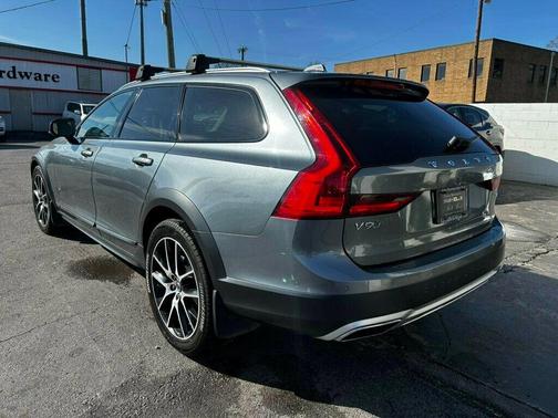2018 Volvo V90 Cross Country T6