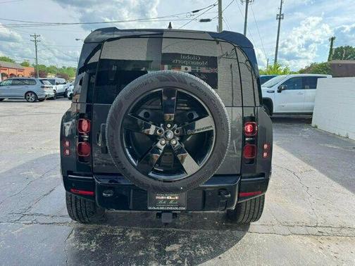 2024 Land Rover Defender P400 X-Dynamic SE