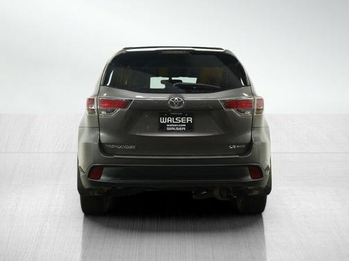 2016 Toyota Highlander LE