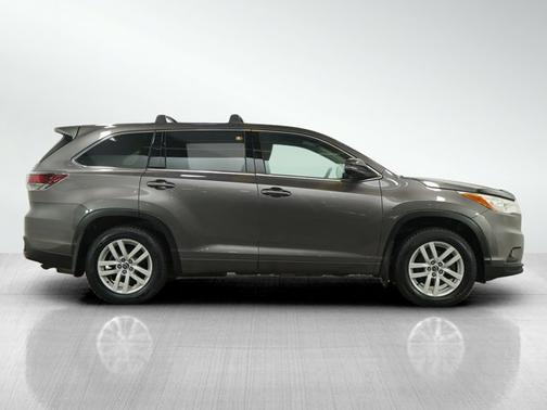 2016 Toyota Highlander LE