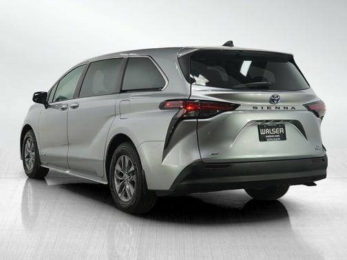 2021 Toyota Sienna XLE