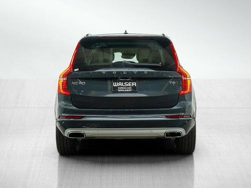 2021 Volvo XC90 Momentum