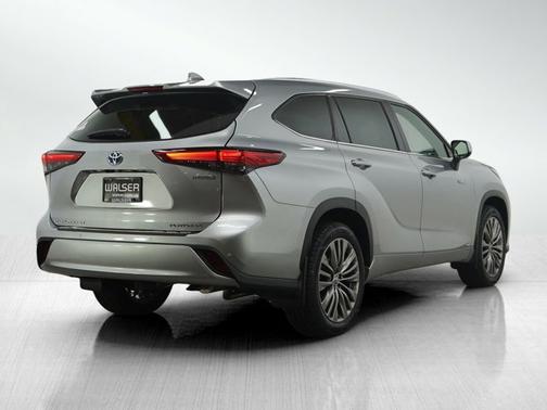 2021 Toyota Highlander Hybrid Platinum