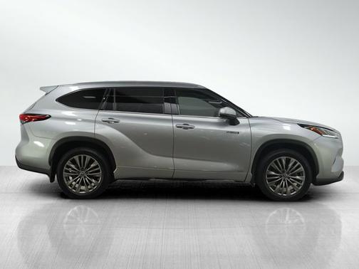 2021 Toyota Highlander Hybrid Platinum