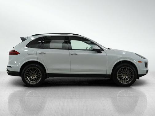 2017 Porsche Cayenne Platinum Edition