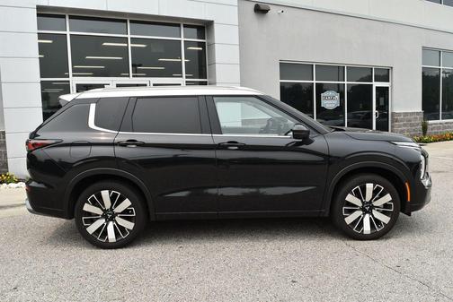 Black Diamond/Alloy Silver Roof 2025 Mitsubishi Outlander SEL S-AWC