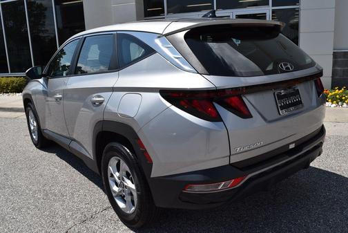 Shimmering Silver 2024 Hyundai TUCSON SE