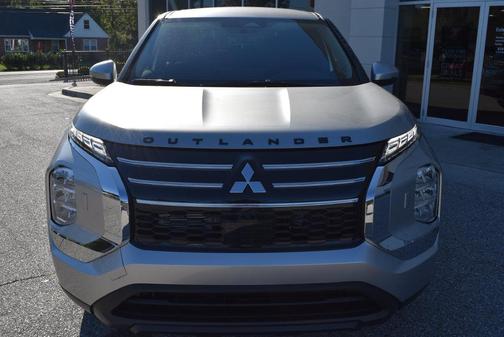 Silver Alloy 2026 Mitsubishi Outlander ES S-AWC
