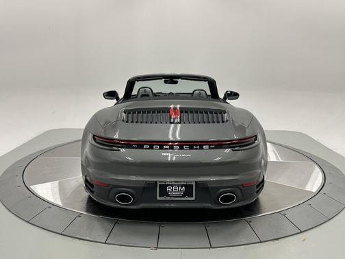 2022 Porsche 911 Carrera