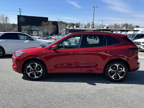 2023 Ford Escape ST-Line Select