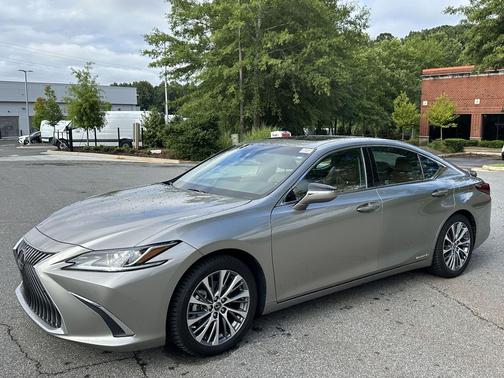 2020 Lexus ES 300h Base