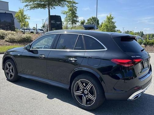 2025 Mercedes-Benz GLC 350e Base