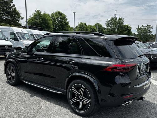 Black 2026 Mercedes-Benz GLE 450 4MATIC