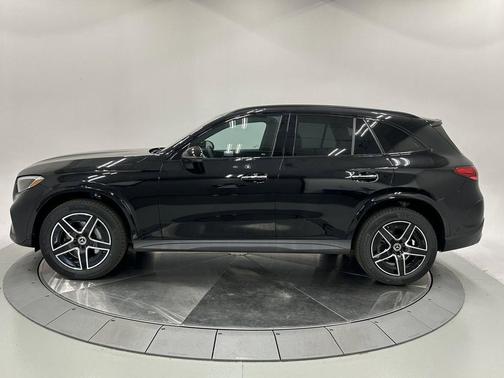 2026 Mercedes-Benz GLC 300 Base