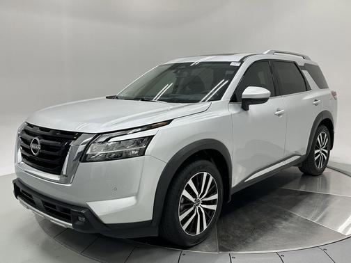 2023 Nissan Pathfinder Platinum 4WD