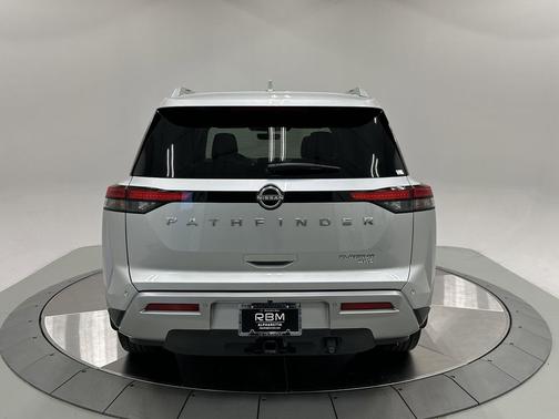 2023 Nissan Pathfinder Platinum 4WD